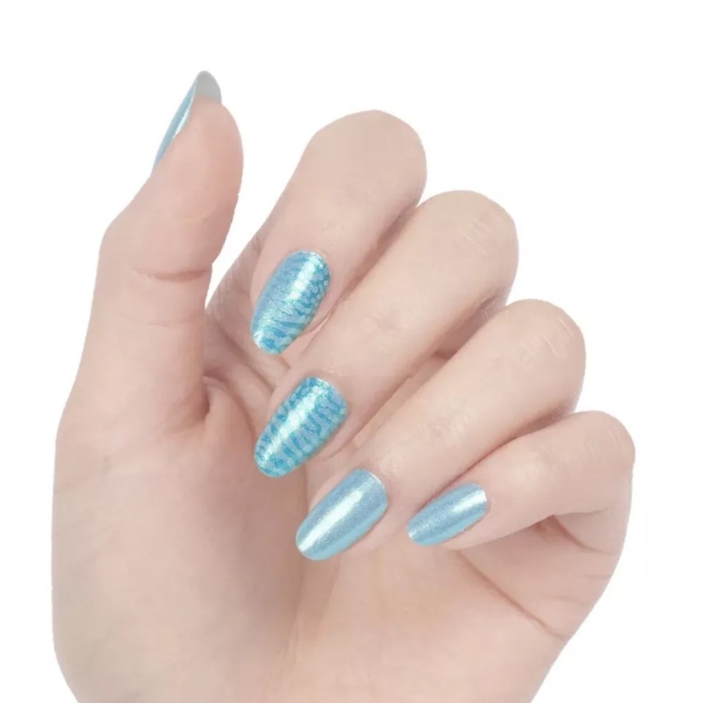 *Retired* Color Street: Like Woah | Blue Green Duochrome 90s Abstract Ombre - Picture 9 of 12